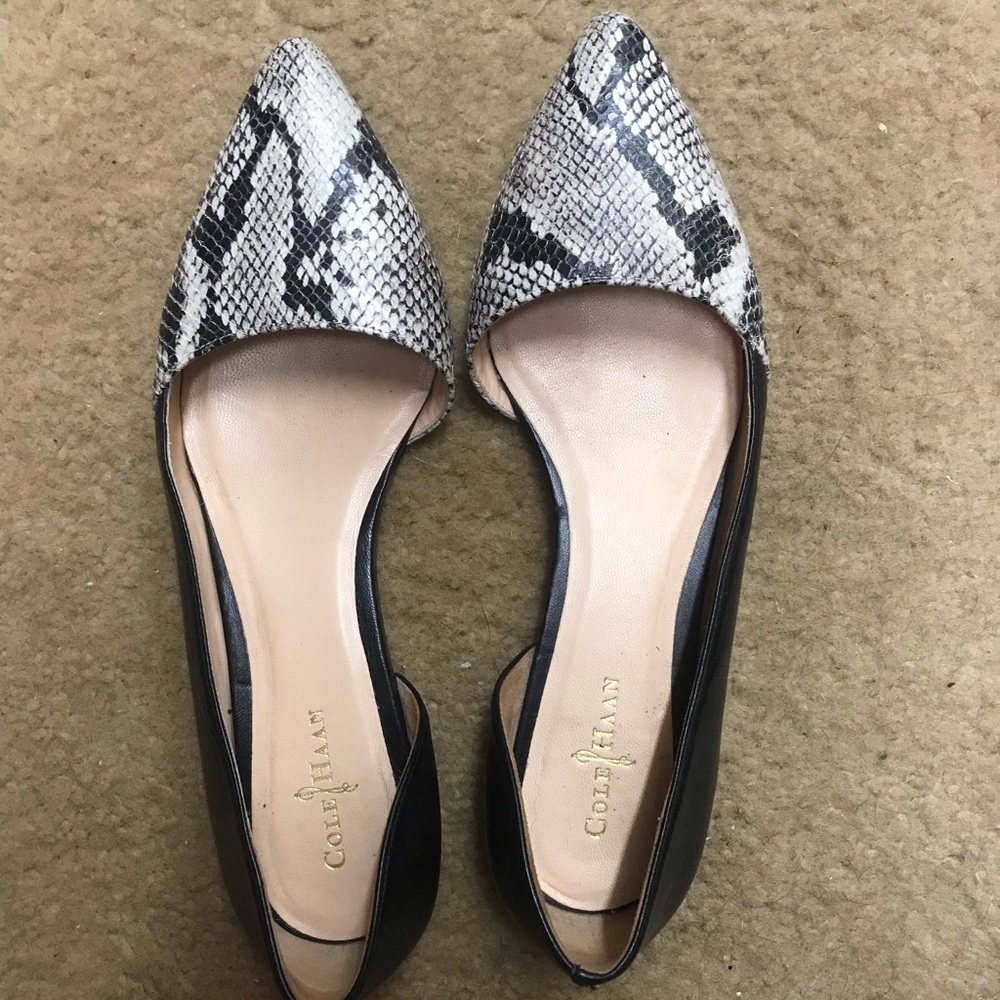 Cole Haan Flats Like New, Black & Python Snakeskin - image 1